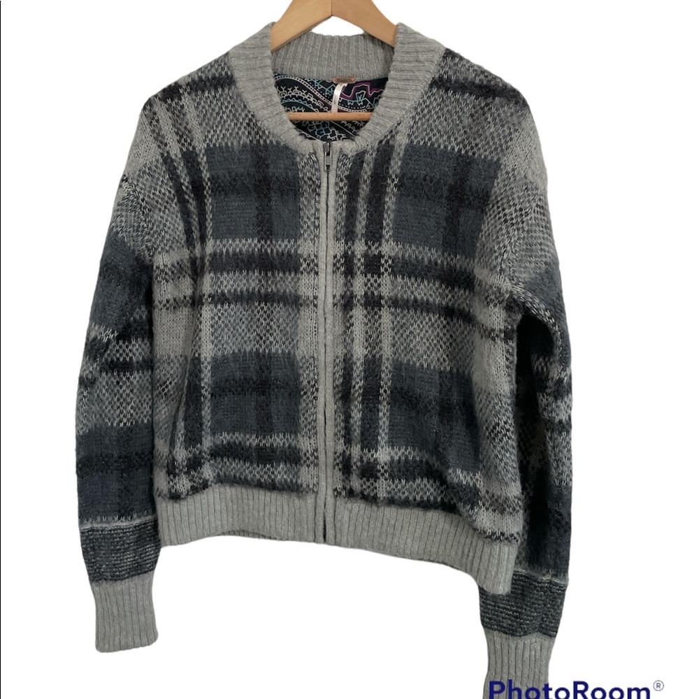 Free People Wool Alpaca blend zip up sweater.  Lined.  EUC beautiful plaid